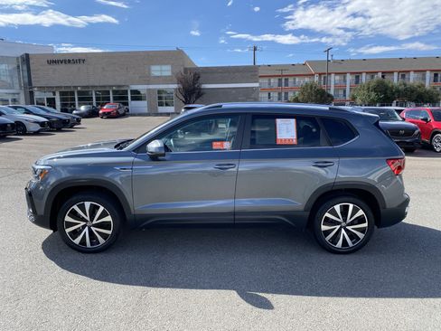 Certified 2023 Volkswagen Taos SE FWD image 48