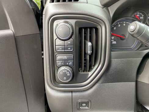 Used 2024 Chevrolet Silverado 1500 Custom Trail Boss w/ LPO, Dark Essentials Package AWD/4WD image 19