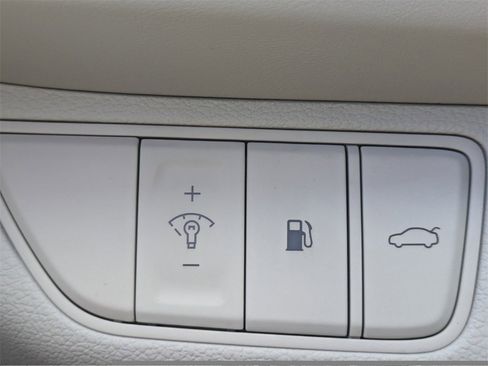 New 2025 Genesis G70 2.5T image 27