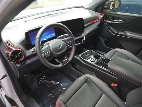 New 2026 Chevrolet Equinox RS w/ Convenience Package III FWD image 19