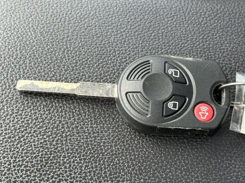 Used 2017 Ford Escape SE w/ Equipment Group 201A image 14