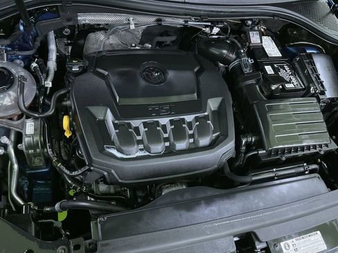 Used 2018 Volkswagen Tiguan S image 17