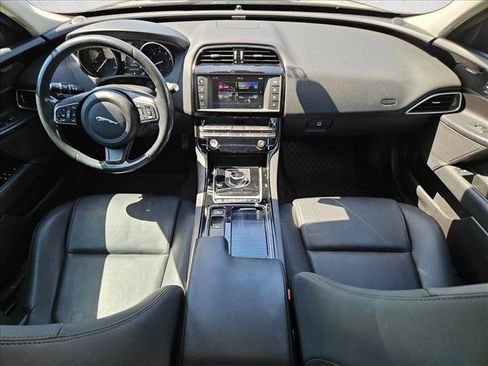 Used 2018 Jaguar XE Premium AWD/4WD image 18