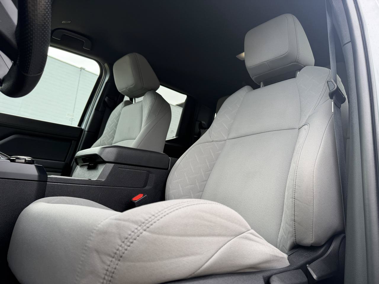 Used 2024 Toyota Tacoma SR5 AWD/4WD image 11