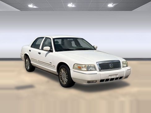 Used 2010 Mercury Grand Marquis LS RWD image 6