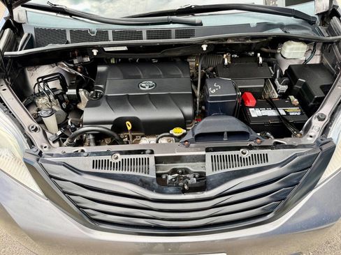 Used 2014 Toyota Sienna L FWD image 15