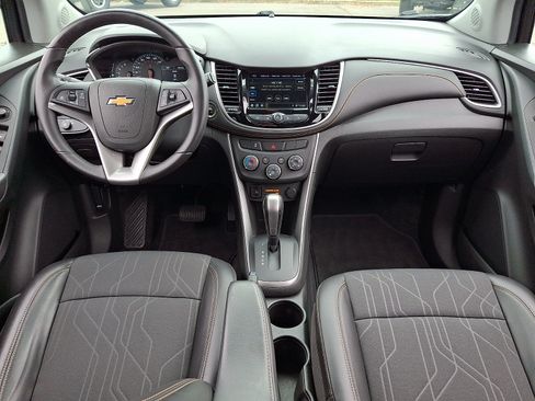 Used 2019 Chevrolet Trax LT w/ LT Convenience Package AWD/4WD image 14
