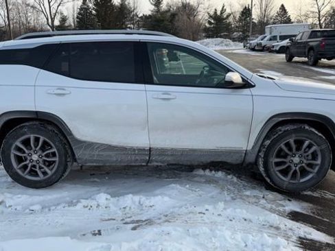 Used 2023 GMC Terrain SLT image 4