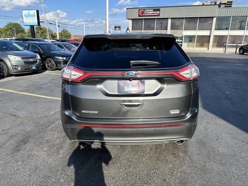 Used 2018 Ford Edge SEL image 12