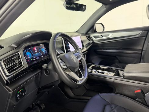 Used 2026 Volkswagen Atlas Cross Sport SE FWD image 19