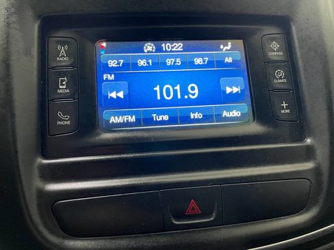 Used 2015 Chrysler 200 Limited image 31