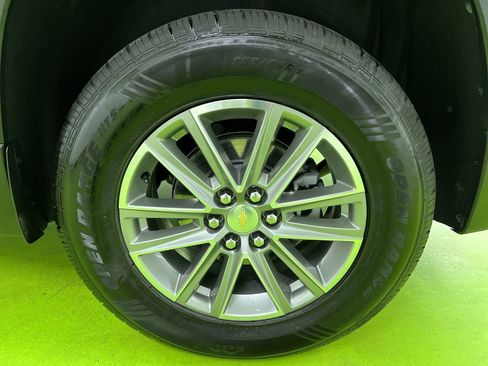 Used 2023 Chevrolet Traverse LT AWD/4WD image 15