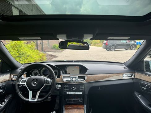 Used 2016 Mercedes-Benz E 350 4MATIC Sedan image 7