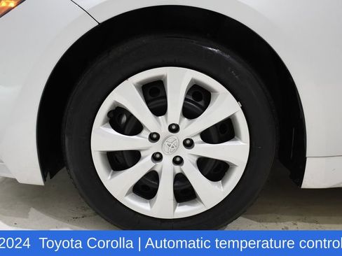 Used 2024 Toyota Corolla LE image 6