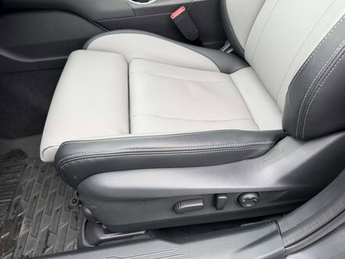 Used 2025 Subaru Outback Limited image 17