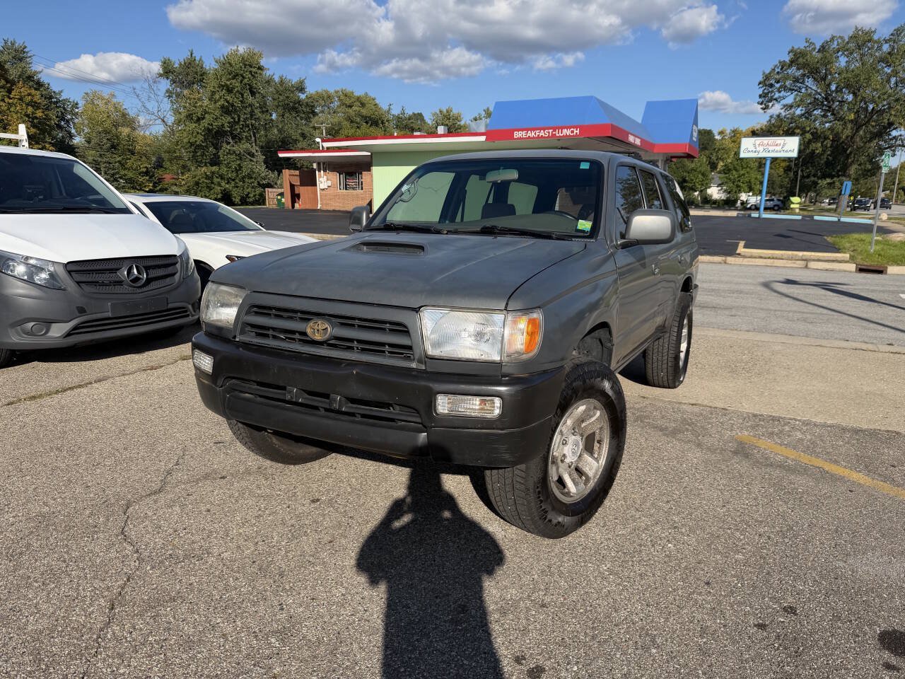 Used 1997 Toyota 4Runner SR5 w/ Sport Seat Pkg RWD image 4