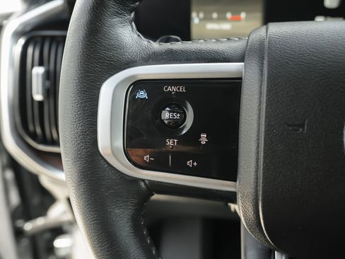 Used 2025 Nissan Armada Platinum image 18