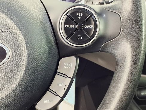 Used 2017 Kia Soul + FWD image 16