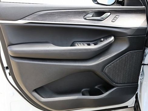 New 2025 Jeep Grand Cherokee L Limited image 14