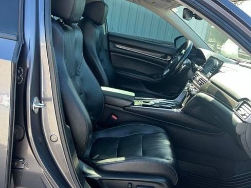 Used 2020 Honda Accord Touring image 34