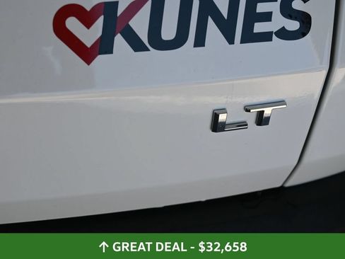 Used 2024 Chevrolet Traverse LT FWD image 24
