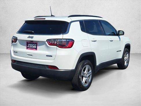 Used 2023 Jeep Compass Latitude AWD/4WD image 5
