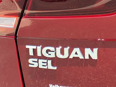 Used 2019 Volkswagen Tiguan SEL FWD image 17