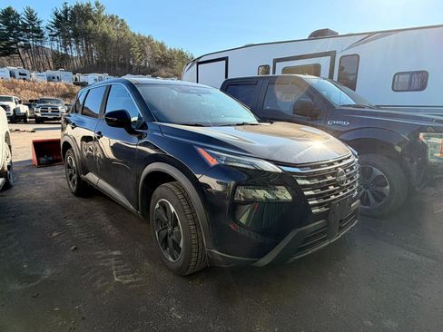 Used 2026 Nissan Rogue SV image 1