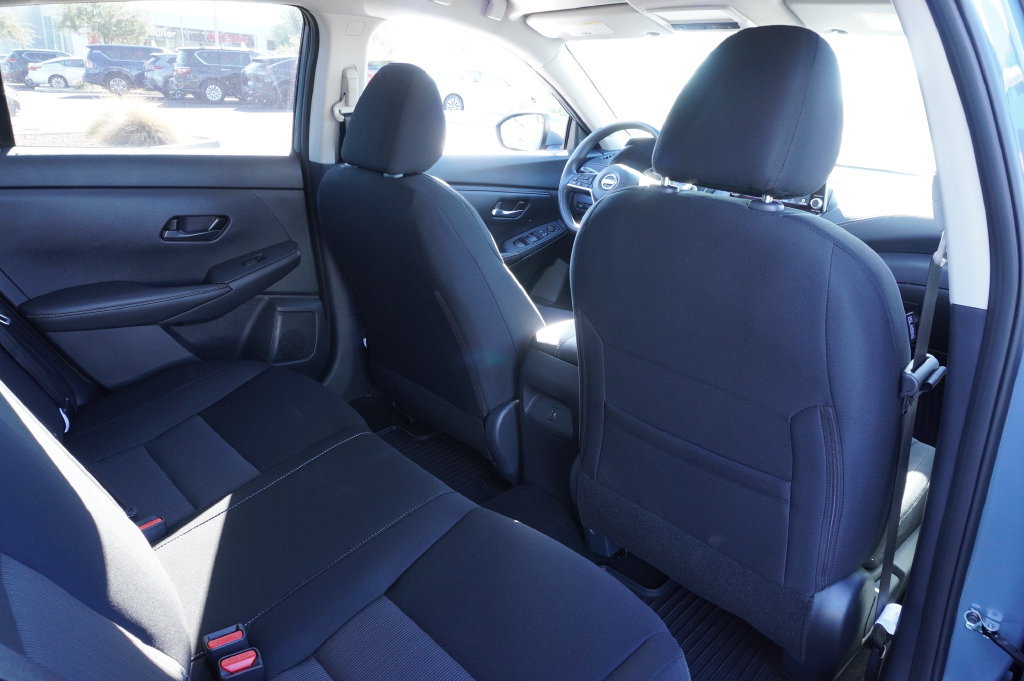 Certified 2025 Nissan Sentra SV FWD image 10