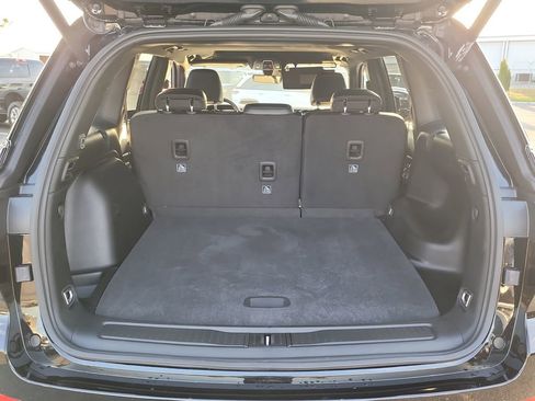 New 2025 Jeep Grand Cherokee Altitude image 8