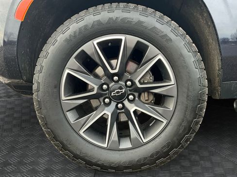 Used 2022 Chevrolet Tahoe Z71 w/ Luxury Package image 11