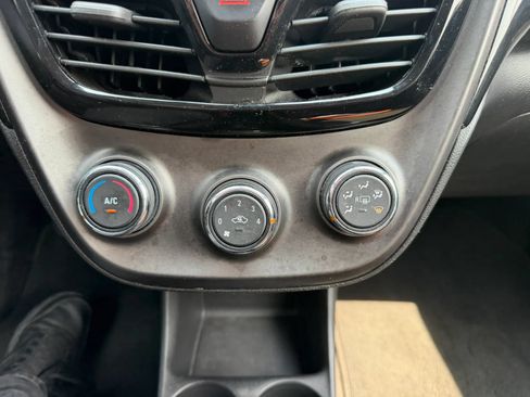 Used 2021 Chevrolet Spark LT FWD image 19