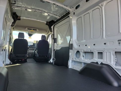 New 2026 Ford Transit 250 148 Medium Roof image 12