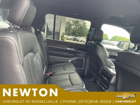 Used 2022 Jeep Wagoneer Series II RWD image 13