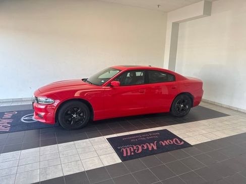 Used 2022 Dodge Charger SXT w/ Leather Interior Group RWD image 2