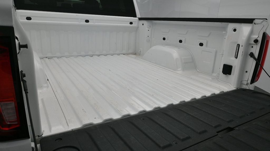 Used 2026 GMC Sierra 1500 SLT AWD/4WD image 14