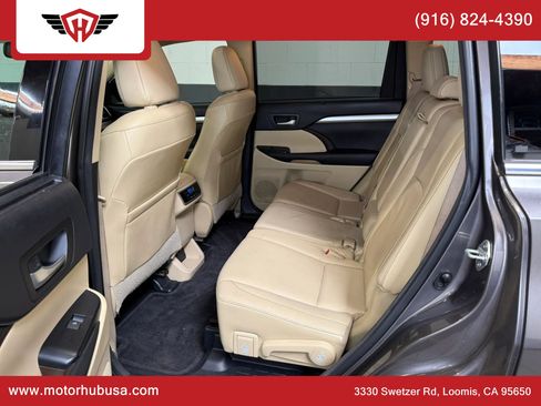 Used 2015 Toyota Highlander XLE image 45