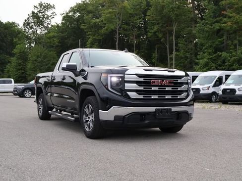 Used 2023 GMC Sierra 1500 SLE w/ X31 Off-Road Package AWD/4WD image 8