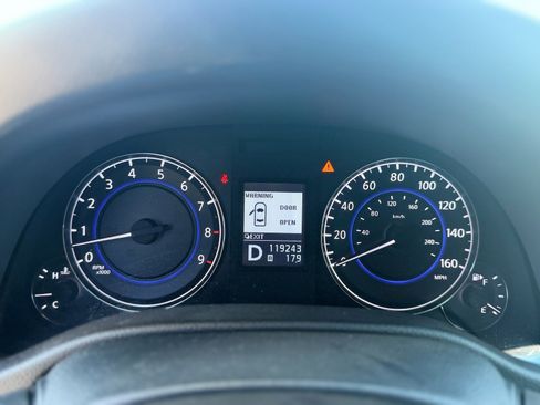 Used 2011 INFINITI G37 x Sedan AWD/4WD image 17