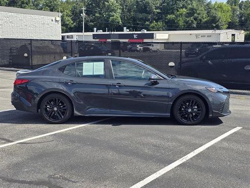 Certified 2025 Toyota Camry SE image 6