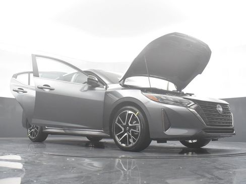 New 2025 Nissan Sentra SR w/ SR Premium Package image 38