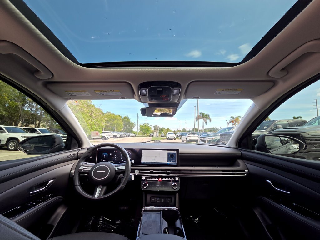 Used 2025 Hyundai Tucson Limited FWD image 25