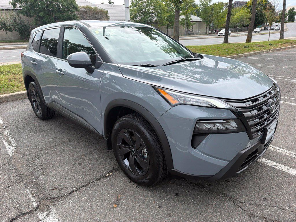 Used 2026 Nissan Rogue SV w/ Cold Weather Package AWD/4WD image 4