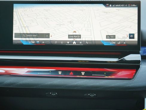 New 2026 BMW 550e xDrive w/ Premium Package image 15