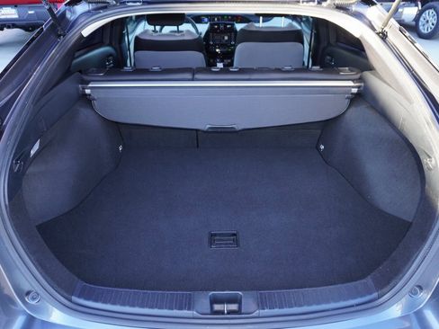 Used 2022 Toyota Prius LE image 9