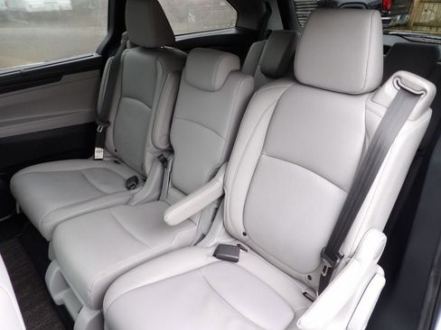 Used 2023 Honda Odyssey EX-L image 23