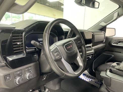 Used 2026 GMC Sierra 1500 SLT AWD/4WD image 14