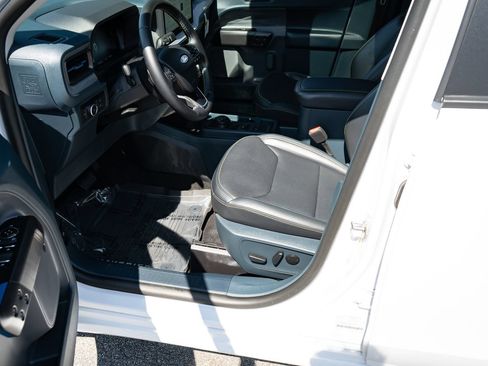 Used 2025 Ford Maverick Lobo AWD/4WD image 18