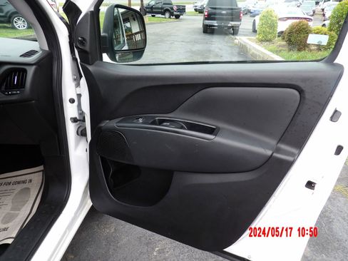 Used 2016 RAM ProMaster City Tradesman image 11