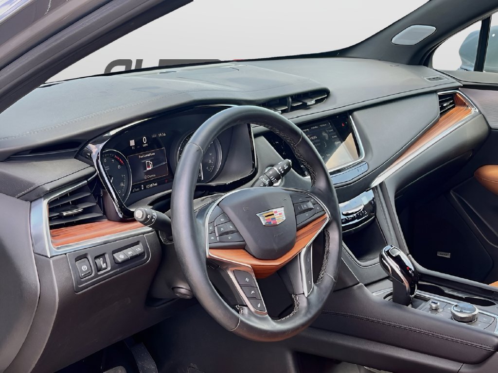 Used 2025 Cadillac XT5 Premium Luxury w/ Technology Package FWD image 9